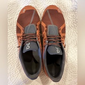 MENS ONCLOUD TENNIS SHOES SIZE 11